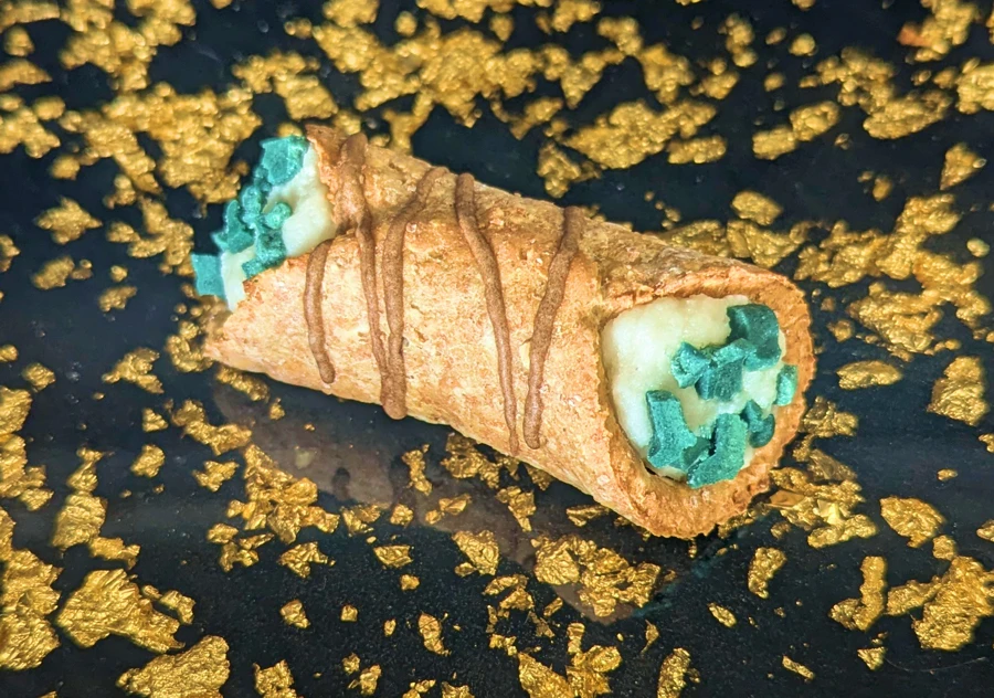 Dog-Cannoli